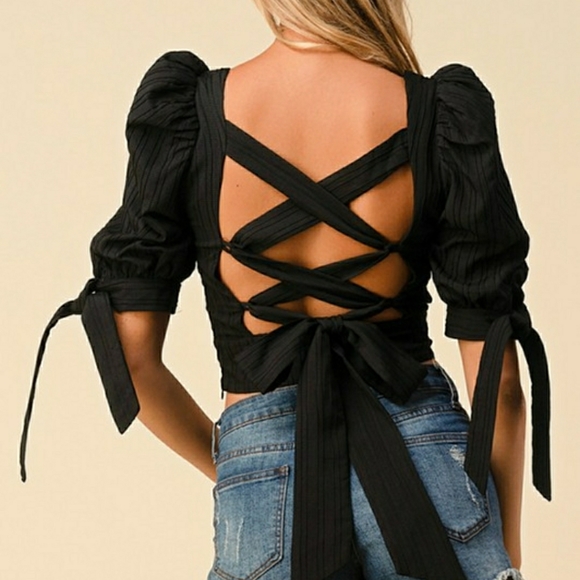 Plus size cut out tie blouse - Picture 2 of 3